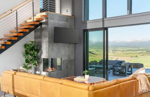 Tetonia House | Luxury Retreat Epic Views & Hot Tub