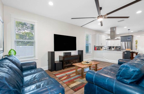 Riverside Heights House | Luxury Retreat Hot Tub Private Fenced Yard