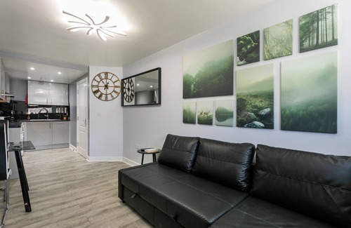 Leicester City Centre Apartment | Luxury Retreat in the Heart of Leicester City Centre - Sleeps up to 4 - Parking