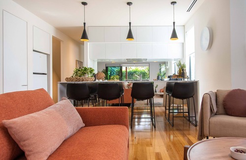 Norwood House | Luxury retreat near great eateries and walking distance to the city's festivals