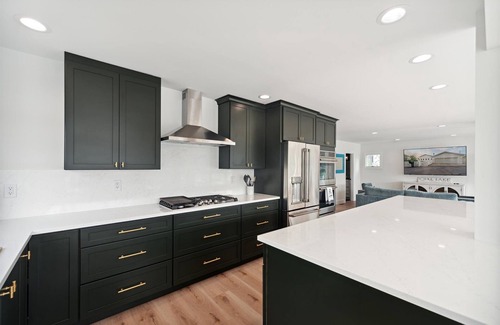 Richland House | Luxury Retreat on Gull Lake – Perfect for Your Next Getaway!