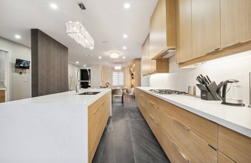 Lawrence Heights House | Luxury Retreat Steps to Yorkdale Mall and Close to everything