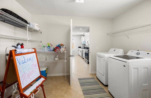 Ono Island House | Luxury Retreat w/Large Private Pool, Game & Bunk Room–Perfect for Family Fun!