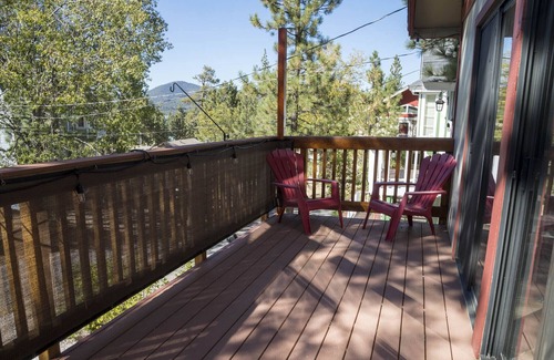 Big Bear Lake Cabin | Luxury Retreat w/central AC & Heat - Walk to Lake, Village, Ski Shuttle