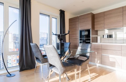Woolwich Apartment | Luxury river side penthouse
