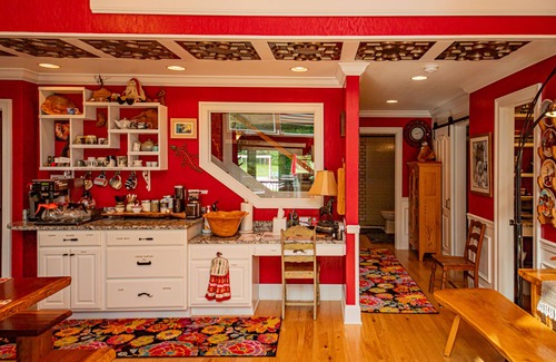 Friendsville Cabin | Luxury Riverfront Lodge sleeps 25 w/Heated Pool, Great for Family Reunions