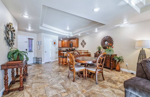 Laughlin Condo | Luxury Riverfront Condo Launch-Dock-Pool-Spa