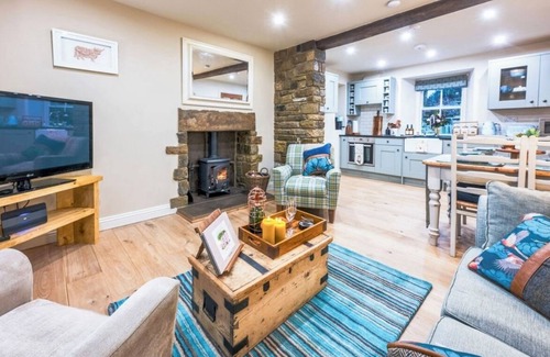 Aysgarth Cottage | Luxury Riverside Cottage by Aysgarth Falls: Perfect for Walkers & Nature Lovers
