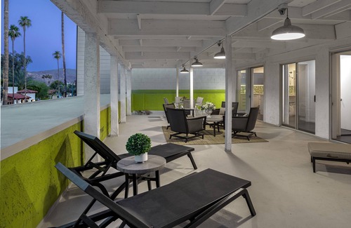 Old Las Palmas Condo | LUXURY ROOF TOP PENTHOUSE IN THE MIDDLE OF PALM SPRINGS