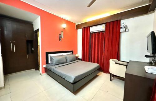 Gurugram Hotel | luxury room with attach washroom