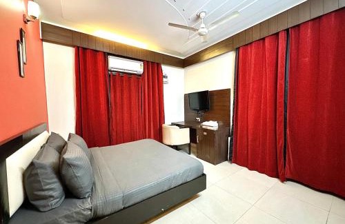 Gurugram Hotel | luxury room with attach washroom