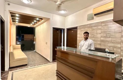 Gurugram Hotel | luxury room with attach washroom