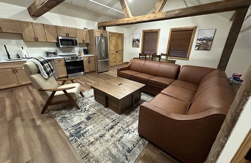 Wilmington House | Luxury Rustic Unit - 201