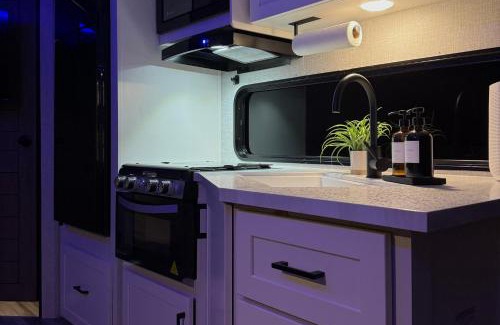 Blue Ridge House | Luxury RV - Hot Tub - Fire Pit - Outdoor Serenity