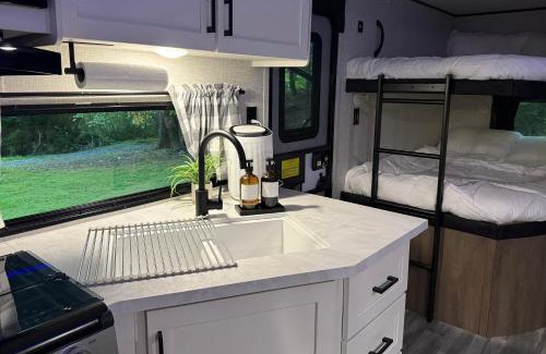 Blue Ridge House | Luxury RV - Hot Tub - Fire Pit - Outdoor Serenity