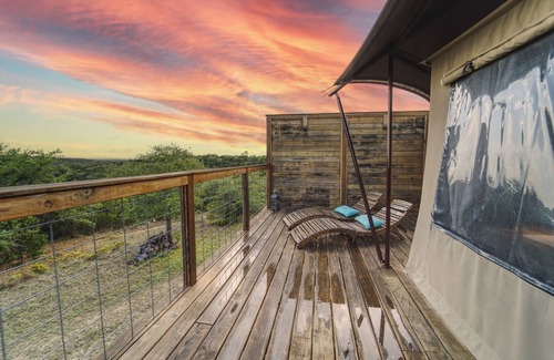 Oatmeal Cabin | Luxury Safari Tent #1 Scenic Hill Country Views- Private Deck/Hot Tub/Pond Pool