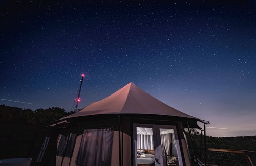 Oatmeal Cabin | Luxury Safari Tent #3 Scenic Hill Country Views- Private Deck/Hot Tub/Pond Pool