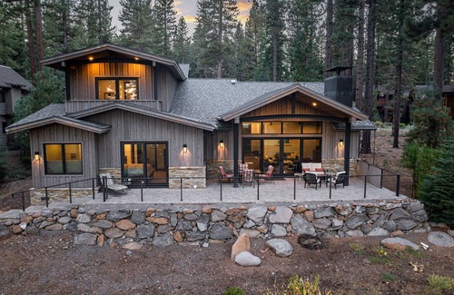 Ponderosa Palisades House | Luxury Schaffer's Mill - Monthly Rental - Truckee
