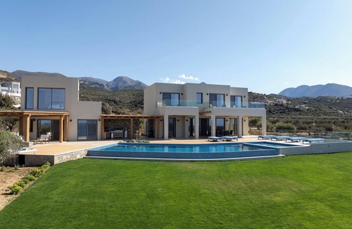 Pefki Villa | Luxury sea view villa surrounded by natural beauty
