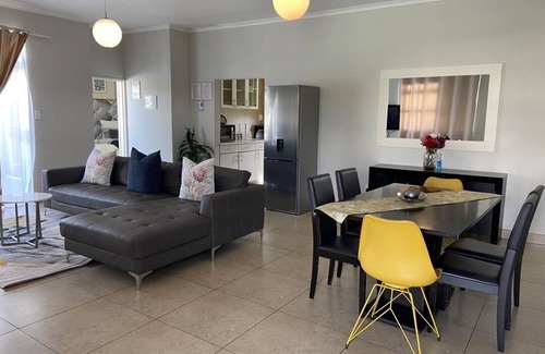 Windhoek Apartment | Luxury Self Catering Superior @ Mall Maeru