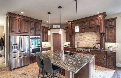 Central Okanagan House | Luxury semi-watefront beach house in the heart of the Okanagan next to Kelowna