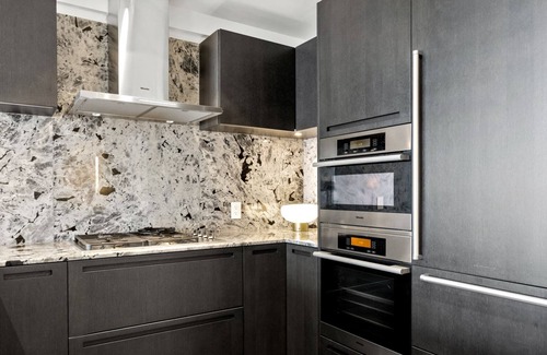 Financial District Condo | Luxury Shangri-La 1BR Suite