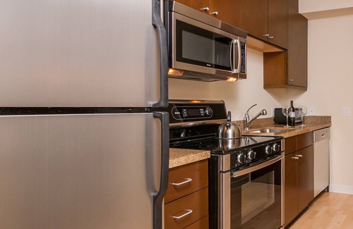Downtown San Francisco Condo | Luxury Sheets on a Heavenly Bed? Yes please!