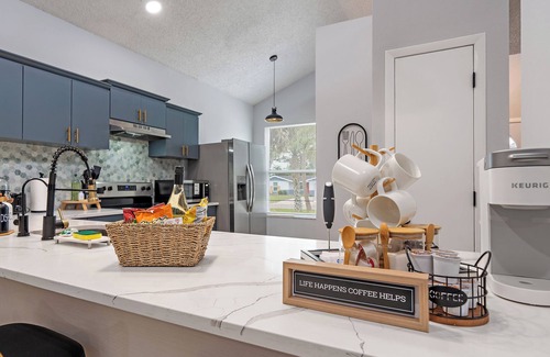 Vamo House | Luxury Sietsa Key Beach Home Away from Home