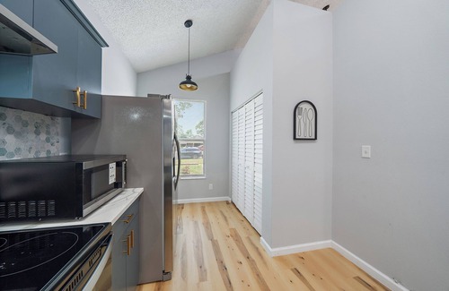 Vamo House | Luxury Sietsa Key Beach Home Away from Home