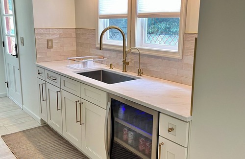 Pompton Lakes House | Luxury Single-Family Home – 3BR/2BA with Spacious Yard and Ample Parking