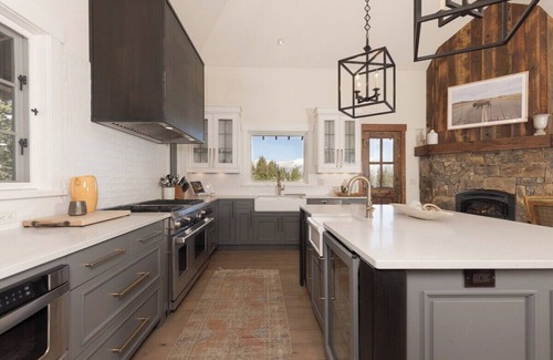 Spanish Peaks House | Luxury Ski In/Out | Andesite Lodge | Spanish Peaks Club