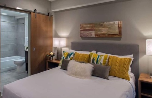 Peak 8 Resort | Luxury Ski-In/Out Suite. Grand Colorado Peak 8. 1BR King + Queen Sofa. Sleeps 4!