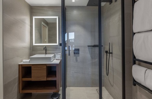 Courchevel Apartment | Luxury Ski-In/Ski-Out Apartment with Spa Access in Courchevel 1850