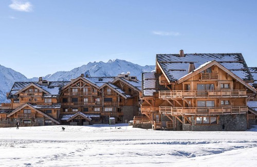 Cognet Apartment | Luxury Ski-In/Ski-Out Apartment with Terraces in Alpe d'Huez