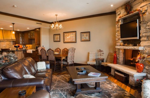 Empire Pass Condo | Luxury Ski-in/Ski-out Arrowleaf at Empire Pass Sleep 6
