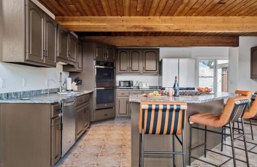 Bartlett Cabin | Luxury Ski Lodge w Hot Tub + Sauna Bartlett, NH