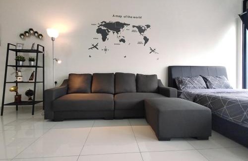 George Town Apartment | Luxury Sky Pool 8-Pax City Centre Beacon