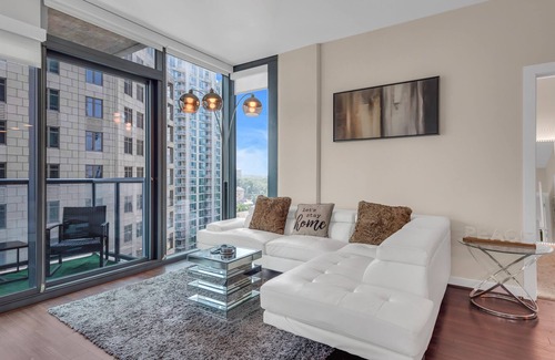 Lenox Apartment | Luxury Sky Views In Buckhead