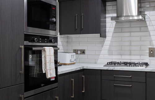 Belfast Central District Apartment | Luxury, Sleeps 6, City Centre