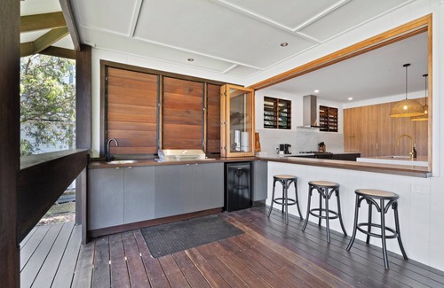 Gold Coast House | Luxury South Stradbroke Island Escape 4 Bed with Pool