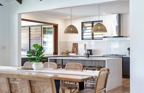 Gold Coast House | Luxury South Stradbroke Island Escape 4 Bed with Pool
