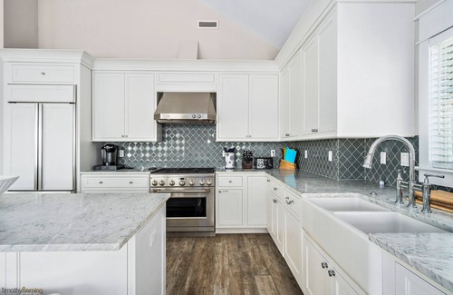 Stone Harbor House | Luxury South End Stone Harbor Home (118th st) 6 bedrooms & 5.5 baths with Pool