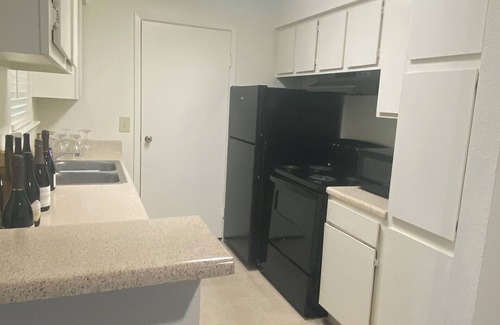 Southbelt/Ellington Apartment | Luxury South-Houston Apt