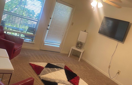 Southbelt/Ellington Apartment | Luxury South-Houston Apt