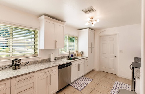 Fort Myers House | Luxury Spacious Home Pool, Boat Dock Gulf Access! Fits up to 12 people