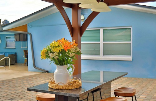 Winter Park House | Luxury Spacious 4-bedroom pool/hot tub house with WiFi, AC in welcoming Orlando