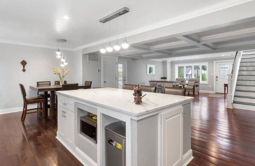 Alexandria West House | Luxury Spacious Alexandria Home | Minutes to DC!