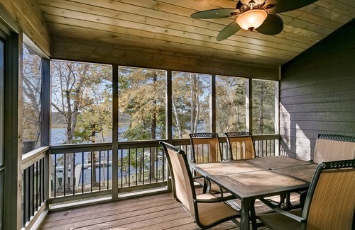 Lake Shore Cottage | Luxury Spacious Cottage on Gull Lake at Lost Lake Lodge Resort!