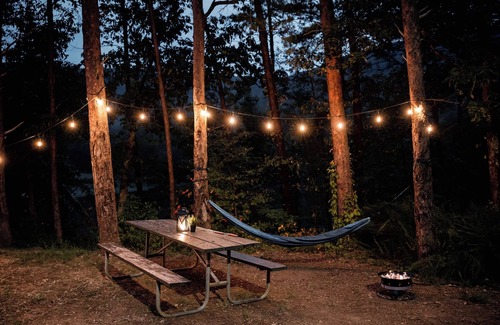 Delta RV Rental | Luxury Spacious Glamping, Lake View, Grill, Pool, Pet Friendly, Swim