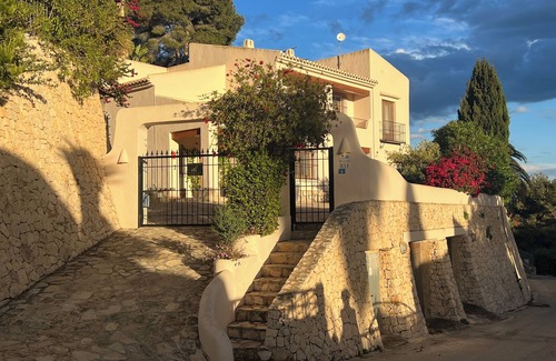 Benissa Coast Villa | Luxury spacious Villa close to golf course, beach, shops & restaurants